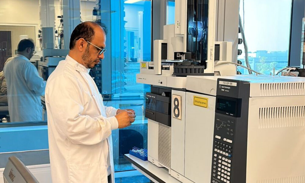 dubai police reveal new 10-minute drug testing device
