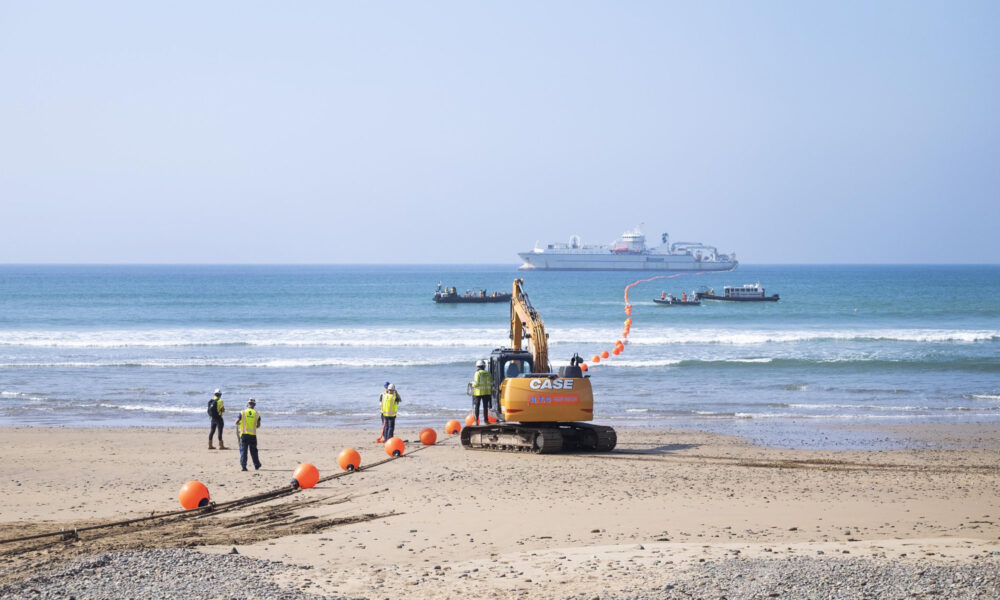 google's 3900 mile grace hopper undersea cable lands in the uk
